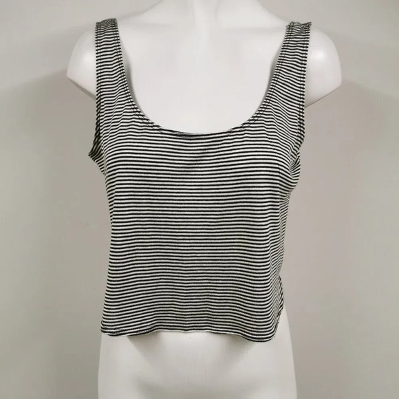 Kirra  Crop Top - Picture 1 of 3